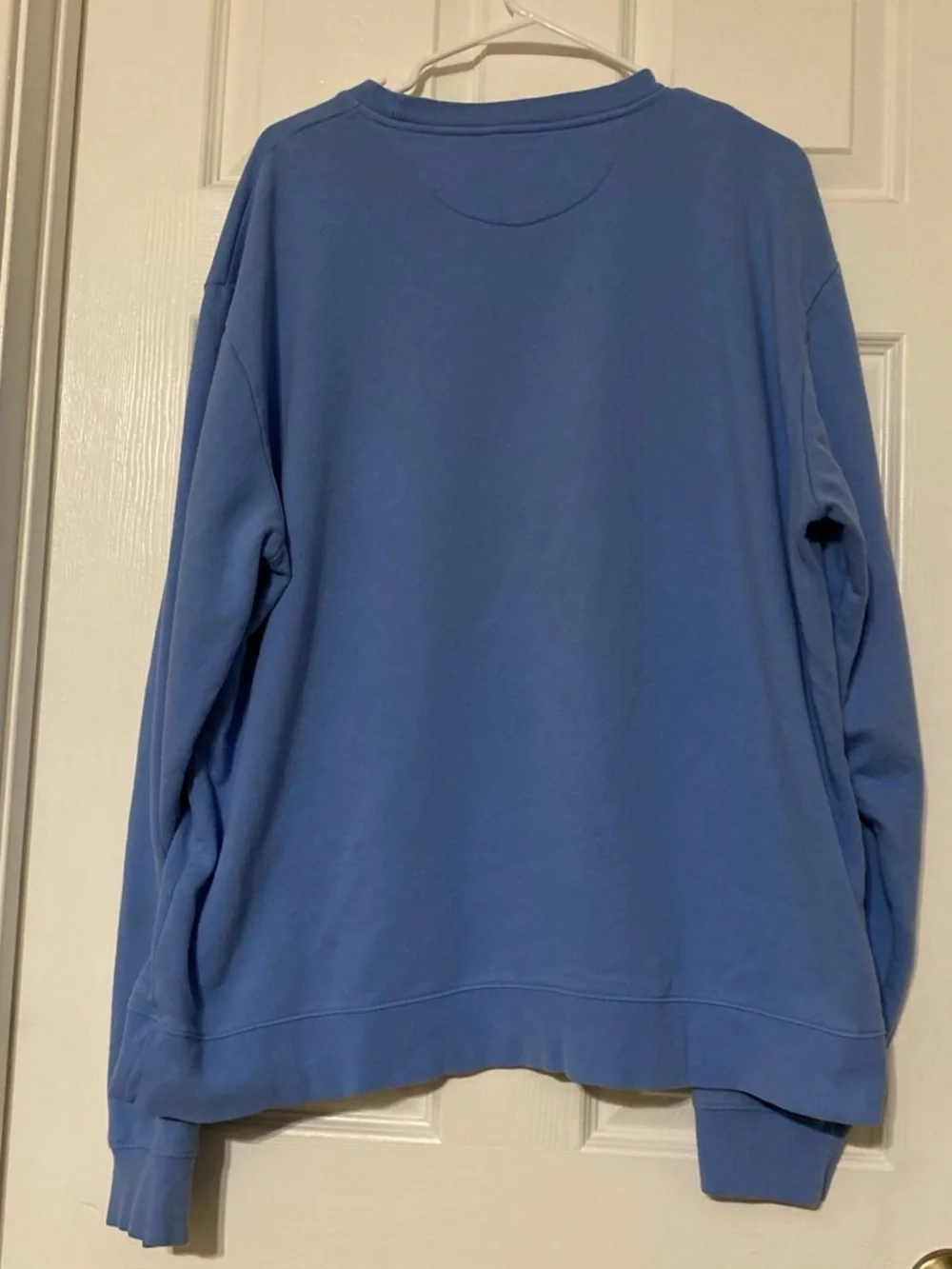 breckenridge light blue crewneck with mountain badge